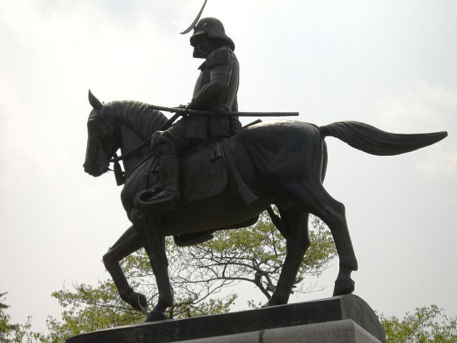 政宗の騎馬像